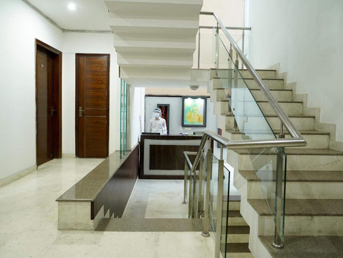 Lime Tree Hotel Sushant Lok Gurgaon Sector 29 Next To Iffco Chowk Metro Zewnętrze zdjęcie