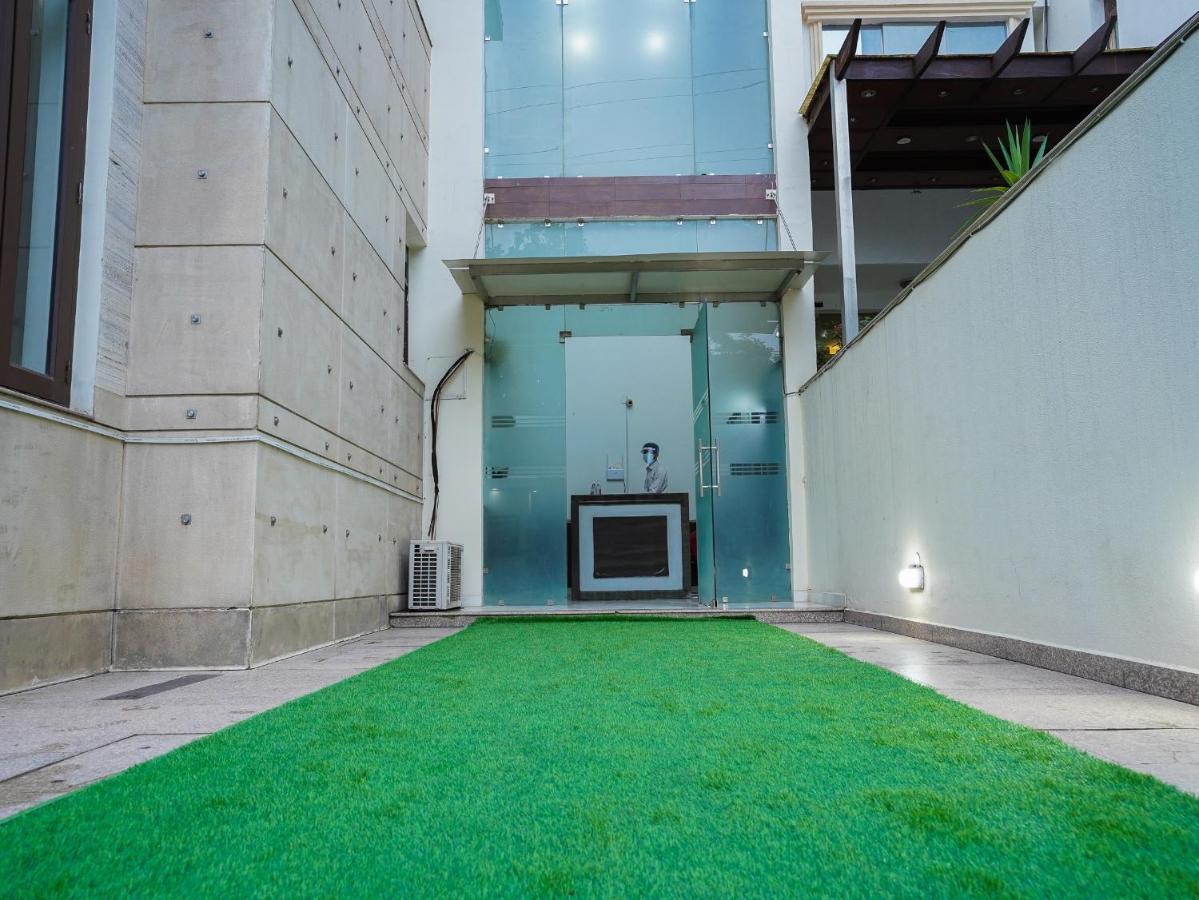 Lime Tree Hotel Sushant Lok Gurgaon Sector 29 Next To Iffco Chowk Metro Zewnętrze zdjęcie