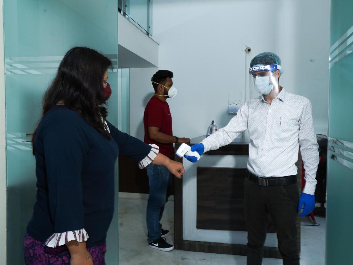 Lime Tree Hotel Sushant Lok Gurgaon Sector 29 Next To Iffco Chowk Metro Zewnętrze zdjęcie