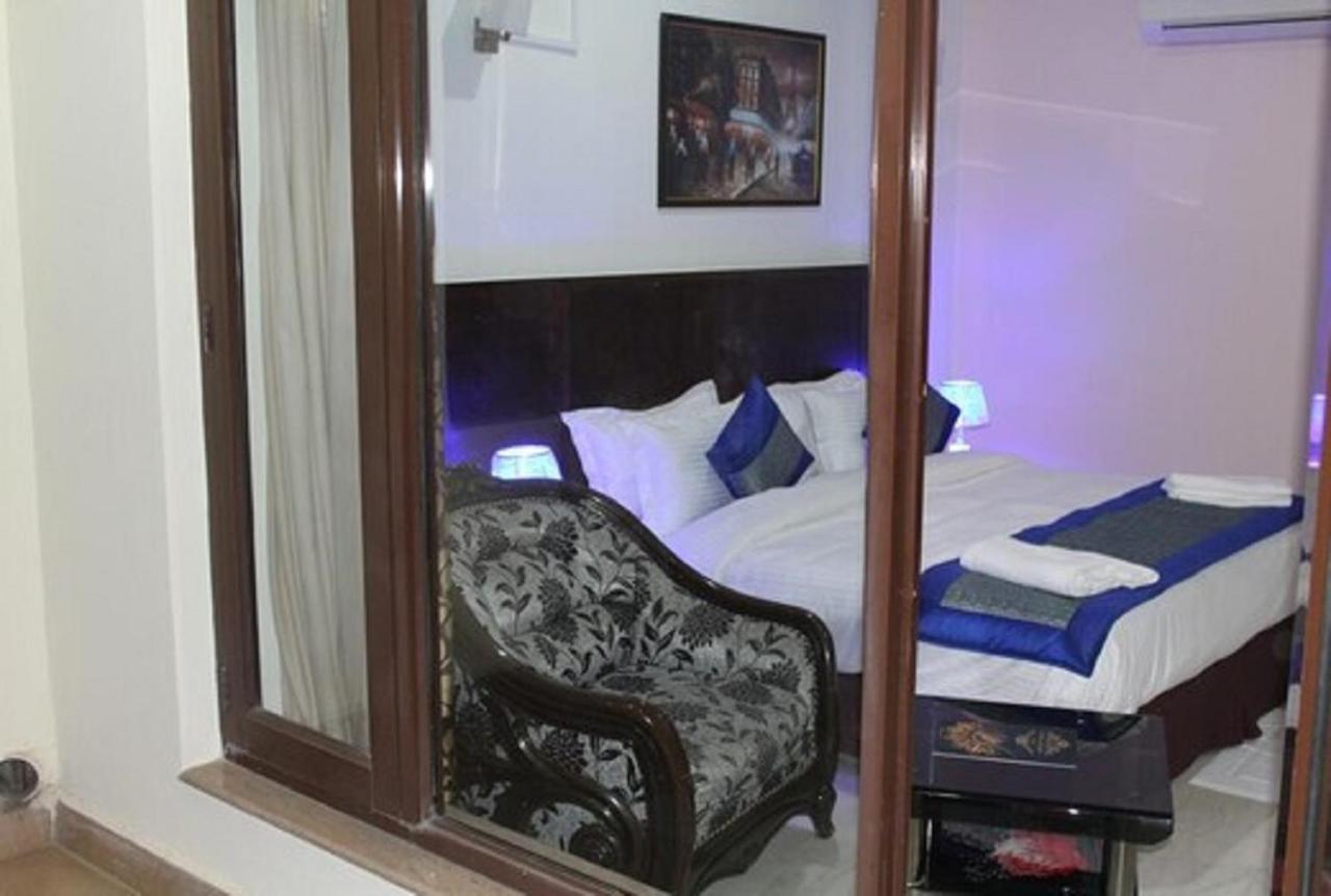 Lime Tree Hotel Sushant Lok Gurgaon Sector 29 Next To Iffco Chowk Metro Zewnętrze zdjęcie