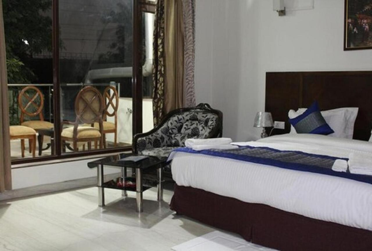Lime Tree Hotel Sushant Lok Gurgaon Sector 29 Next To Iffco Chowk Metro Zewnętrze zdjęcie