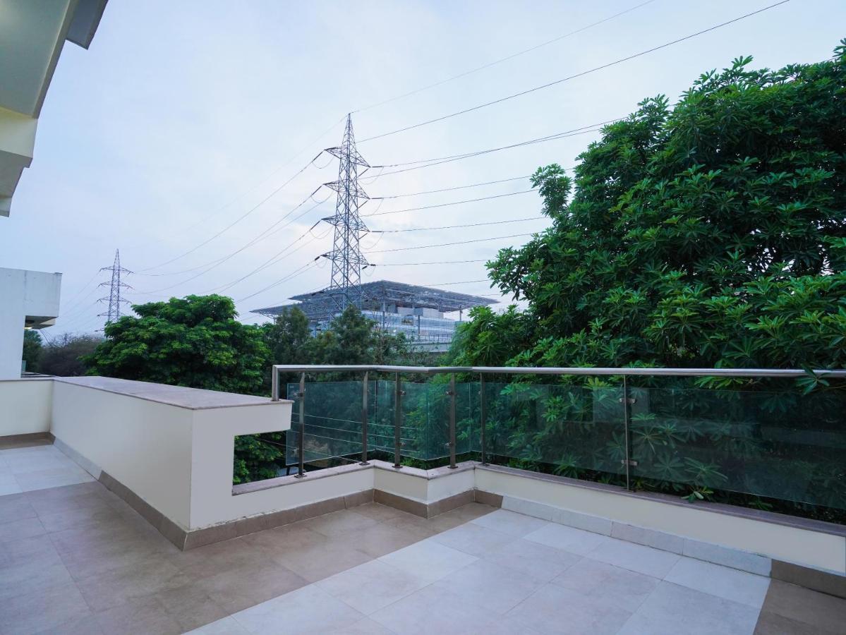 Lime Tree Hotel Sushant Lok Gurgaon Sector 29 Next To Iffco Chowk Metro Zewnętrze zdjęcie