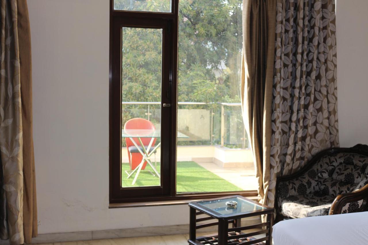 Lime Tree Hotel Sushant Lok Gurgaon Sector 29 Next To Iffco Chowk Metro Zewnętrze zdjęcie